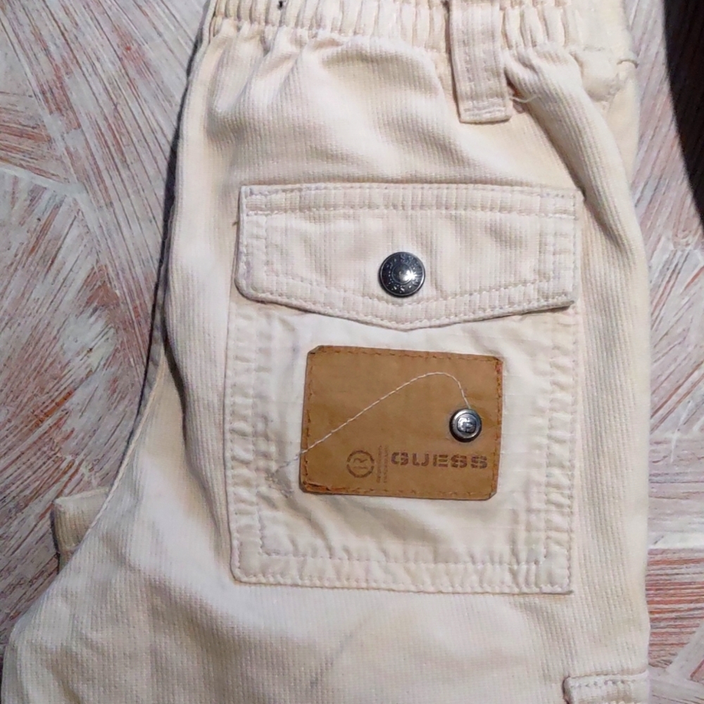 Boys guess pants cordory type 3 T.Never worn